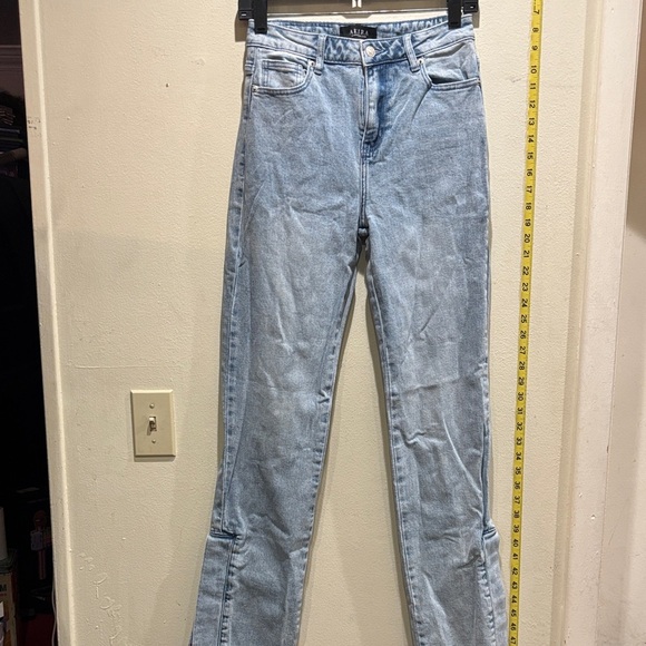 AKIRA Light Wash Straight Leg Jeans - Picture 1 of 7